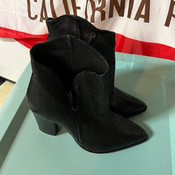 Like new Charles david snakeskin black booties - Picture 2 of 6